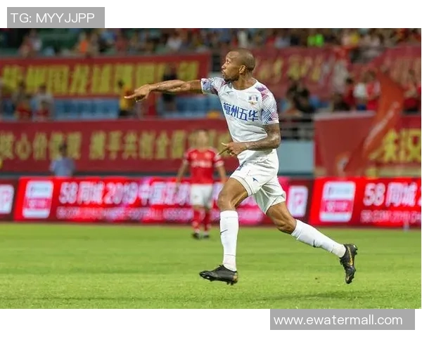 S多利与沙佩的精彩对决揭示足球战术与团队协作的完美结合 S多利与沙佩的精彩对决揭示足球战术与团队协作的完美结合