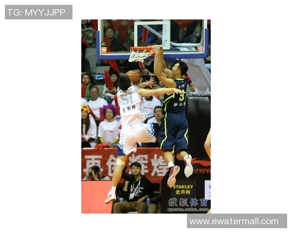 易建联对阵雄鹿精彩瞬间回顾与精彩表现分析 易建联对阵雄鹿精彩瞬间回顾与精彩表现分析