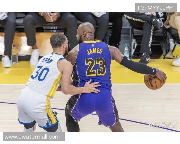 2011年湖人与勇士的激烈对决回顾及赛季精彩瞬间分析 2011年湖人与勇士的激烈对决回顾及赛季精彩瞬间分析