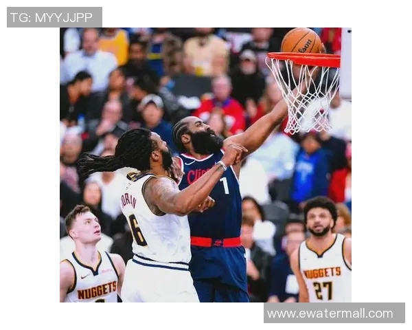 季后赛激战尼克斯对决热火双方争夺总冠军席位的精彩瞬间回顾