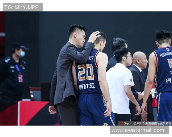 山东男篮对决江数队CBA直播精彩瞬间回顾与分析