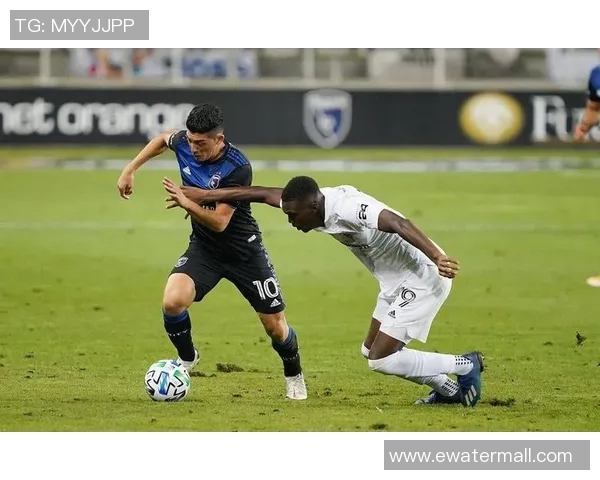 白帽队与洛杉矶FC的激烈对决展现足球魅力与战术智慧的巅峰较量